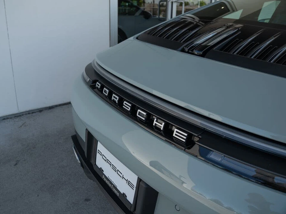 2026 Porsche 992 Carrera - Image 21 of 28