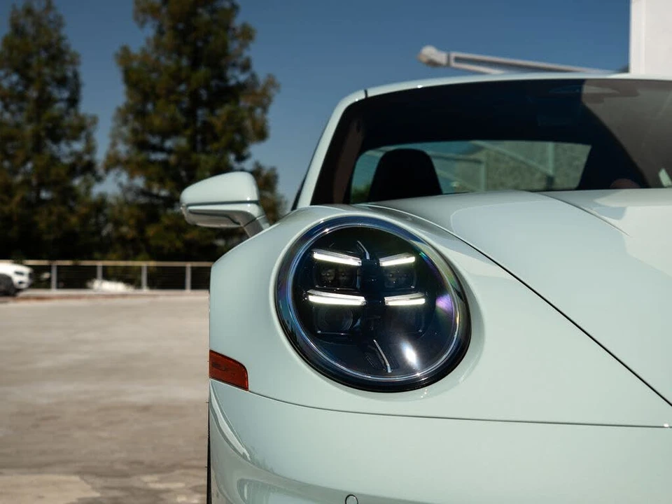 2026 Porsche 992 Carrera - Image 25 of 28