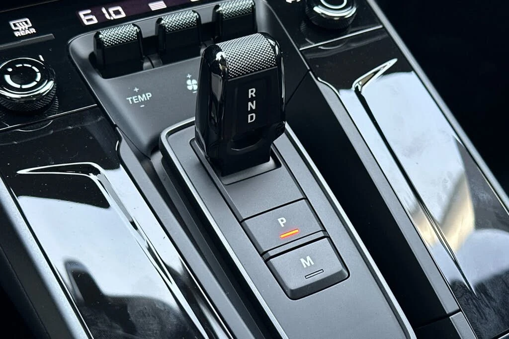 2026 Porsche 992 Carrera - Image 21 of 28