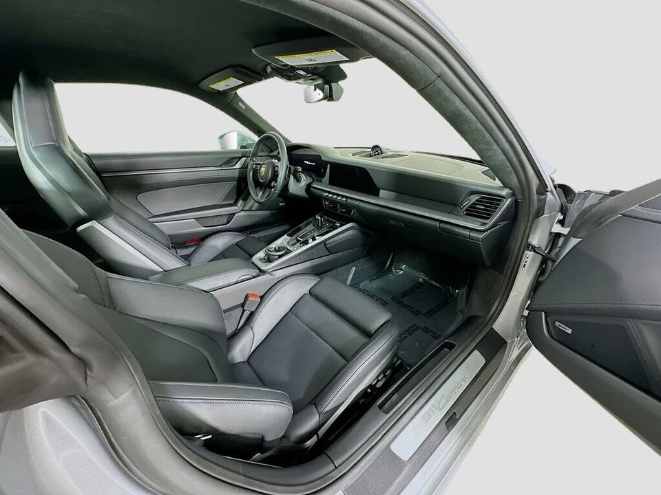 2026 Porsche 992 Carrera - Image 25 of 30