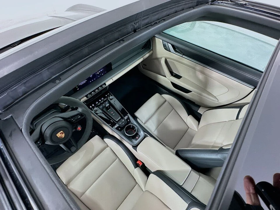 2026 Porsche 992 Carrera - Image 14 of 31