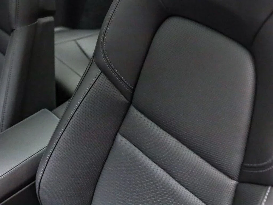 2026 Porsche 992 Carrera - Image 15 of 27