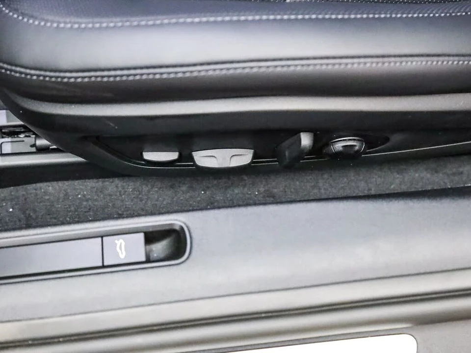 2026 Porsche 992 Carrera - Image 17 of 27