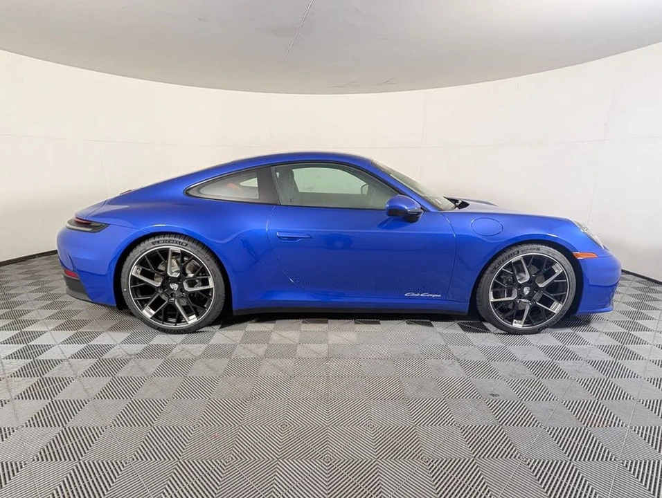 2026 Porsche 992 Carrera - Image 8 of 31