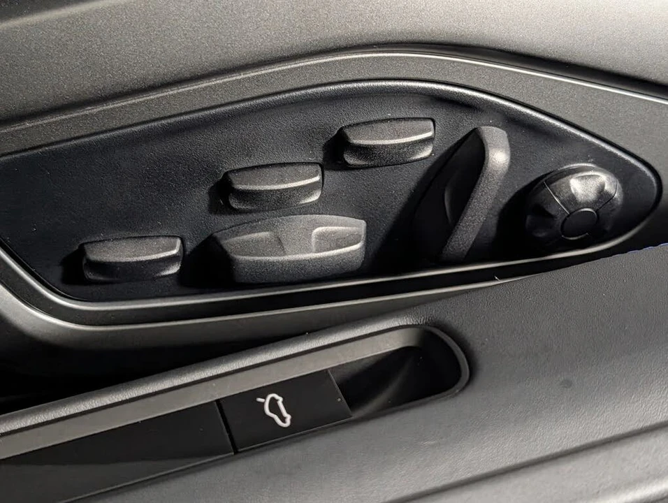 2026 Porsche 992 Carrera - Image 28 of 31