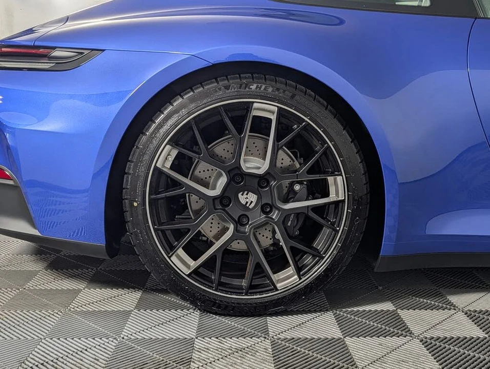2026 Porsche 992 Carrera - Image 13 of 31
