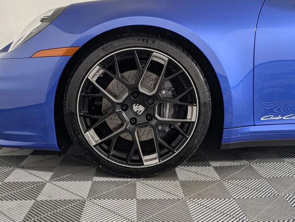 2026 Porsche 992 Carrera - Image 11 of 31