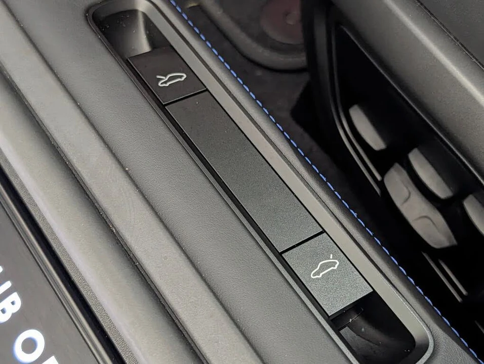 2026 Porsche 992 Carrera - Image 27 of 31