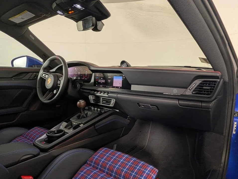 2026 Porsche 992 Carrera - Image 17 of 31