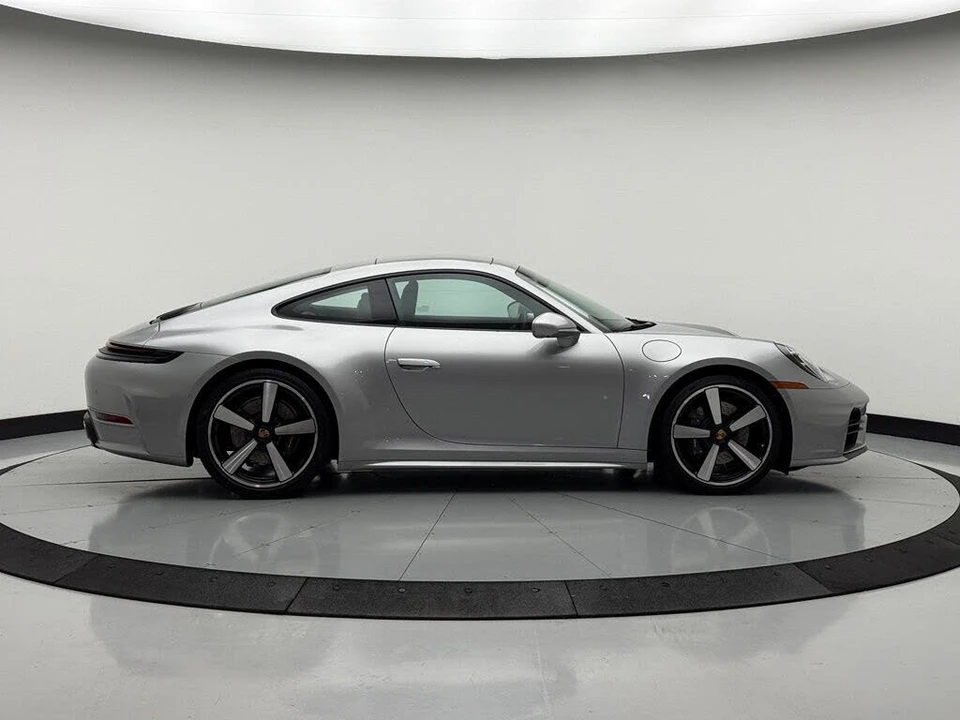 2026 Porsche 992 Carrera - Image 10 of 31