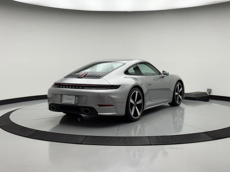 2026 Porsche 992 Carrera - Image 7 of 31