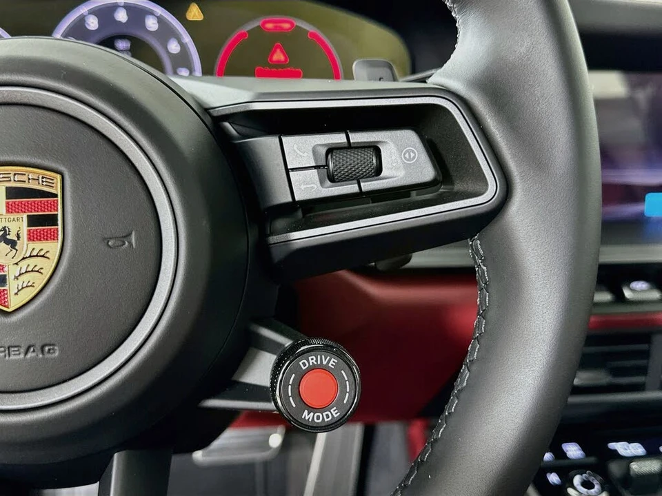 2026 Porsche 992 Carrera - Image 19 of 31