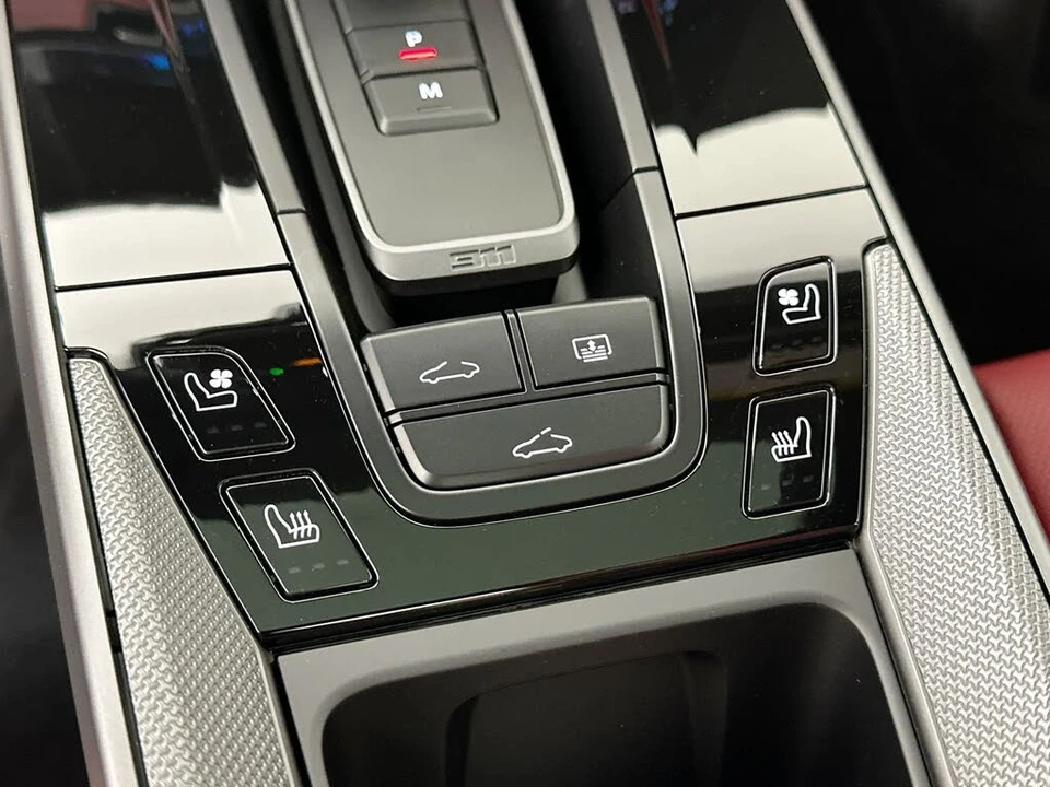2026 Porsche 992 Carrera - Image 28 of 31