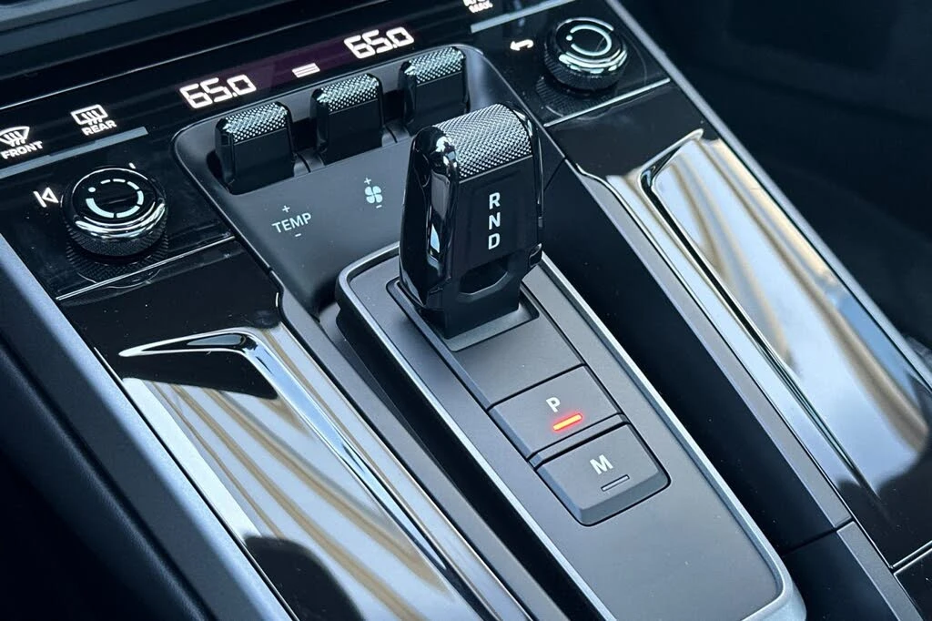 2026 Porsche 992 Carrera - Image 21 of 28