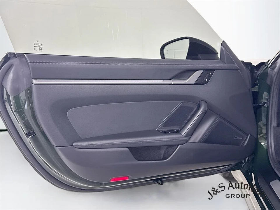 2026 Porsche 992 Carrera - Image 23 of 31