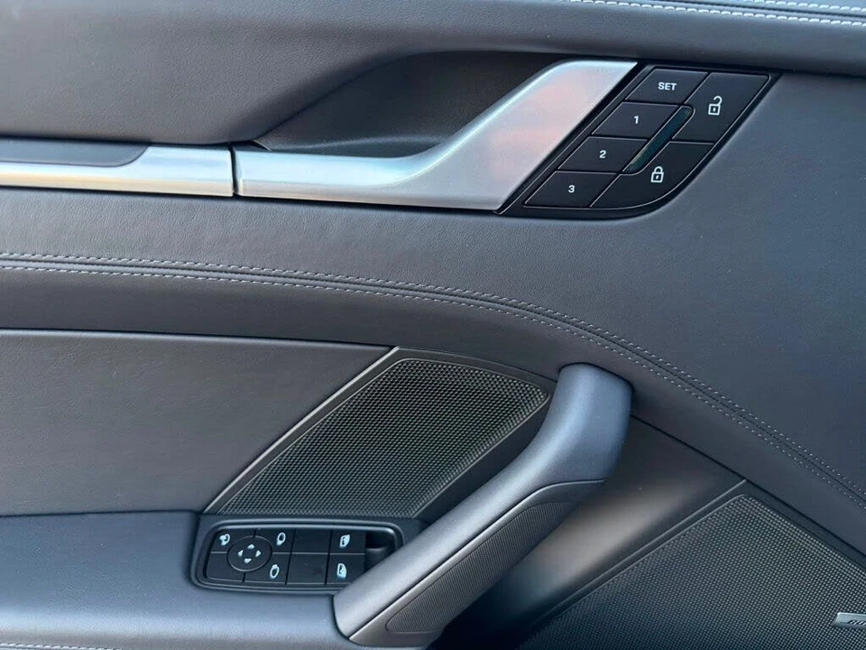 2026 Porsche 992 Carrera - Image 7 of 27