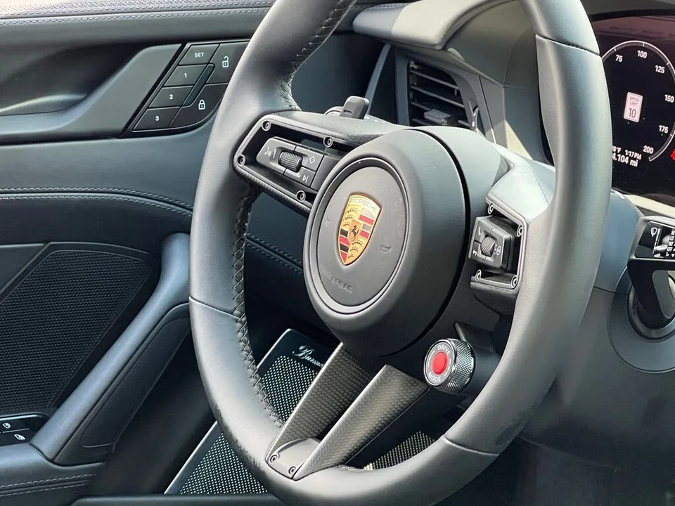 2026 Porsche 992 Carrera - Image 19 of 31