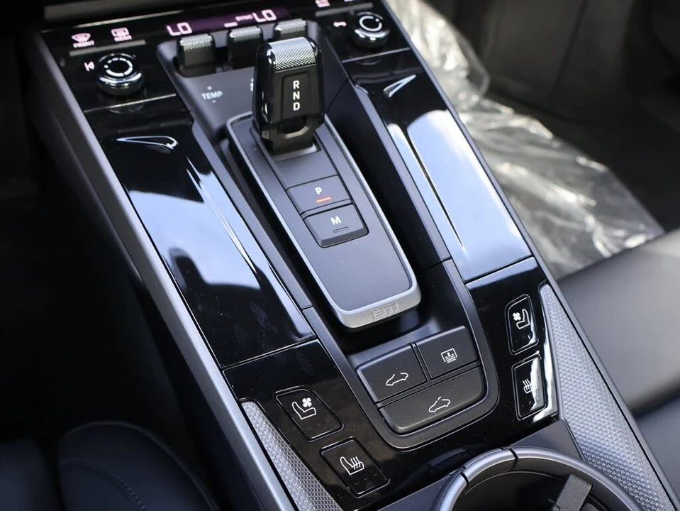 2026 Porsche 992 Carrera - Image 26 of 31