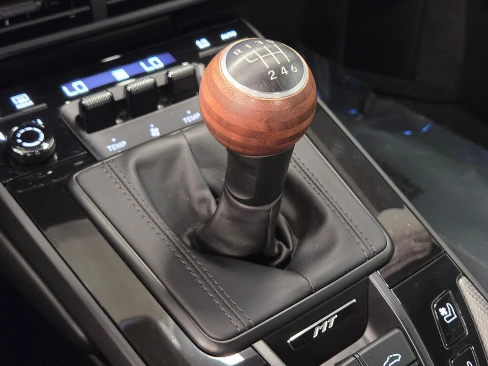 2026 Porsche 992 Carrera - Image 23 of 30