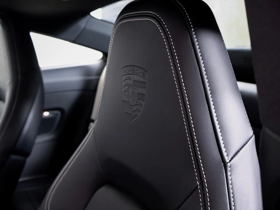 2026 Porsche 992 Carrera - Image 14 of 31