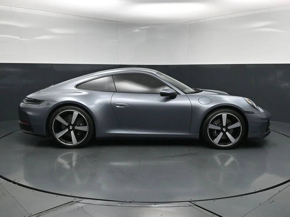 2026 Porsche 992 Carrera - Image 11 of 31
