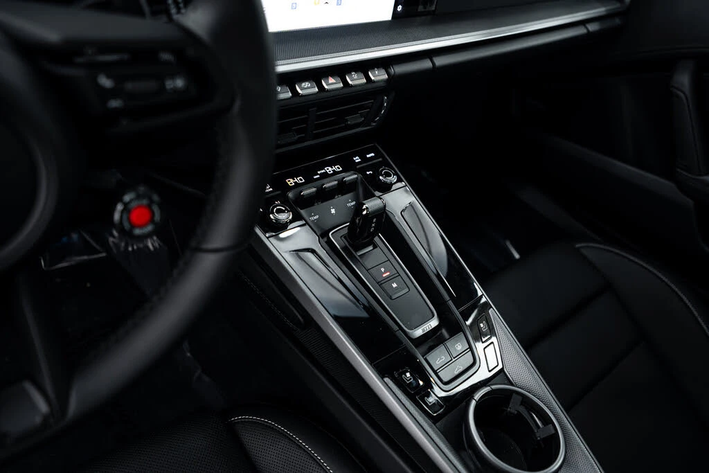 2026 Porsche 992 Carrera - Image 16 of 25