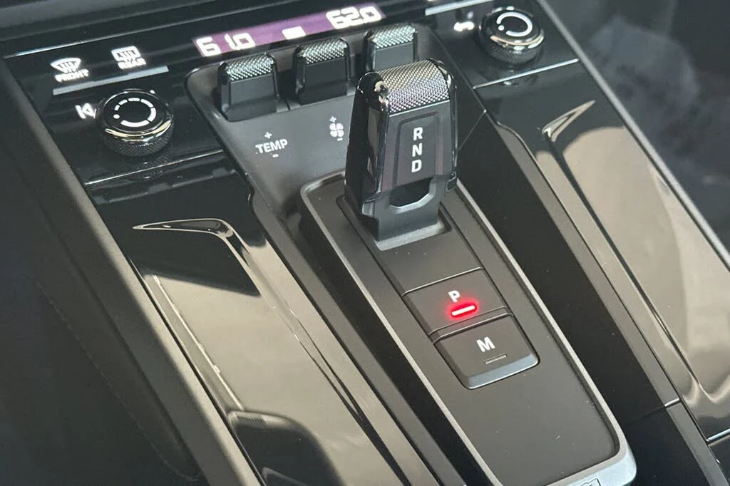 2026 Porsche 992 Carrera - Image 21 of 28