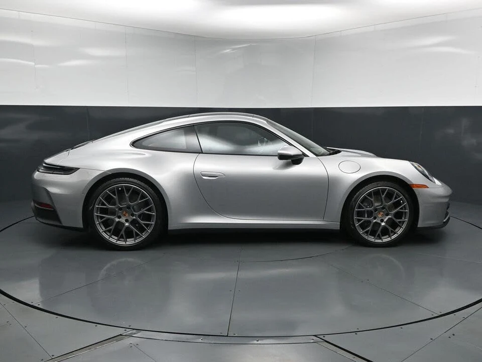 2026 Porsche 992 Carrera - Image 11 of 31