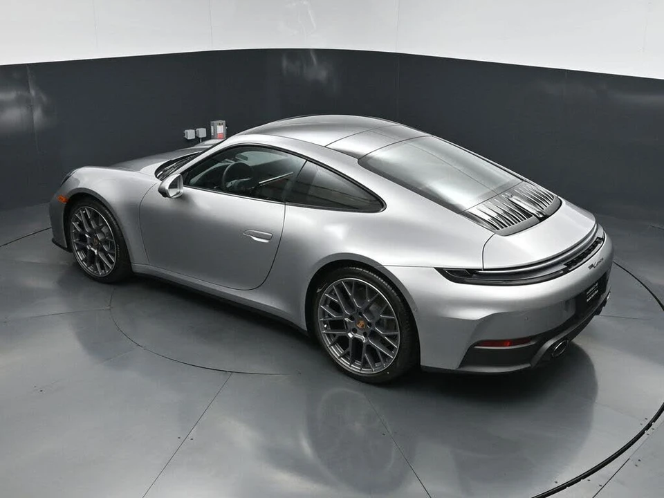 2026 Porsche 992 Carrera - Image 16 of 31