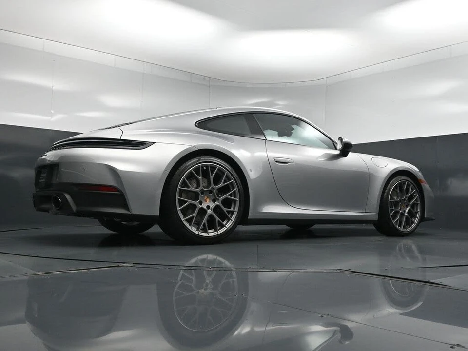 2026 Porsche 992 Carrera - Image 26 of 31