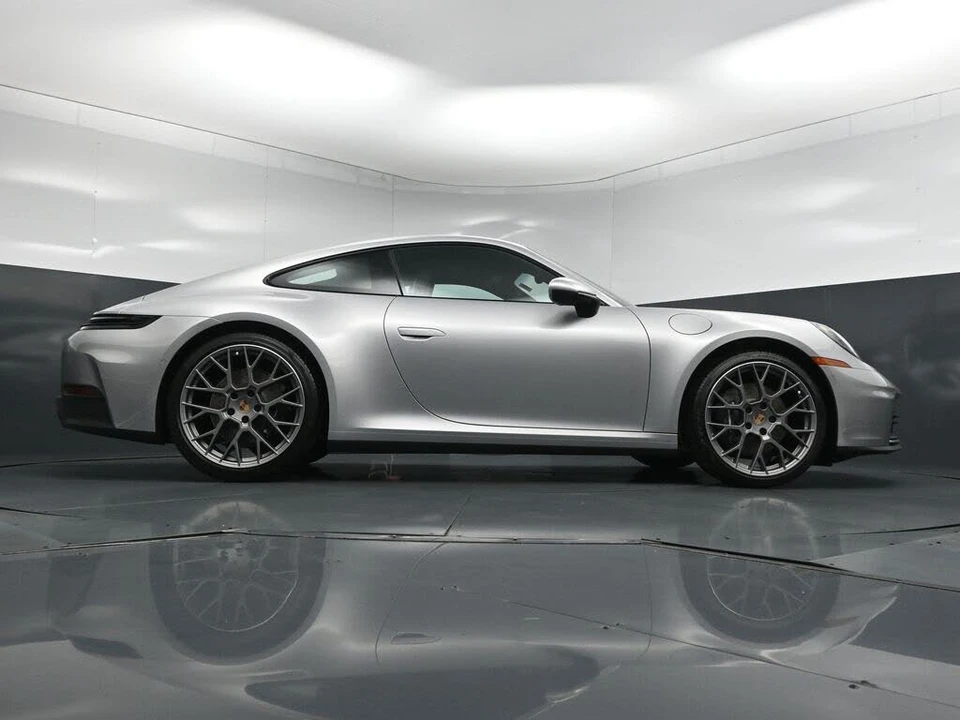 2026 Porsche 992 Carrera - Image 27 of 31