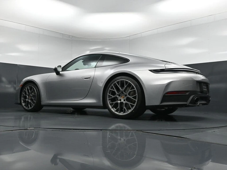 2026 Porsche 992 Carrera - Image 24 of 31