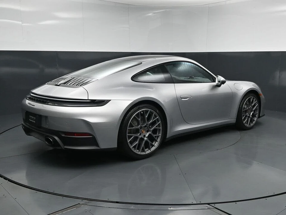 2026 Porsche 992 Carrera - Image 10 of 31