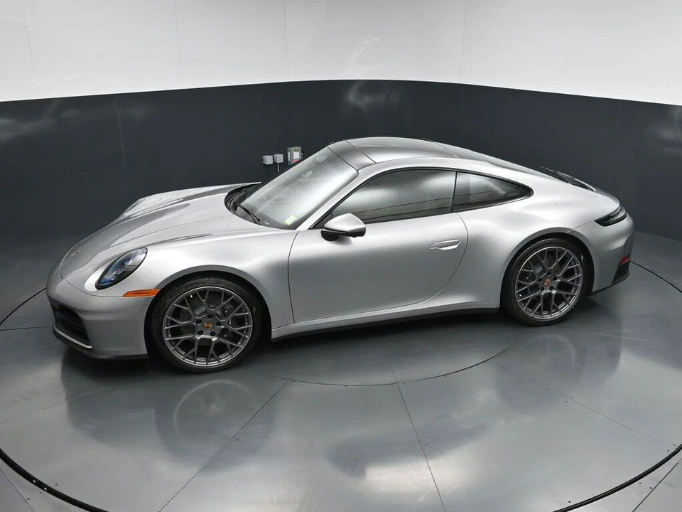 2026 Porsche 992 Carrera - Image 15 of 31