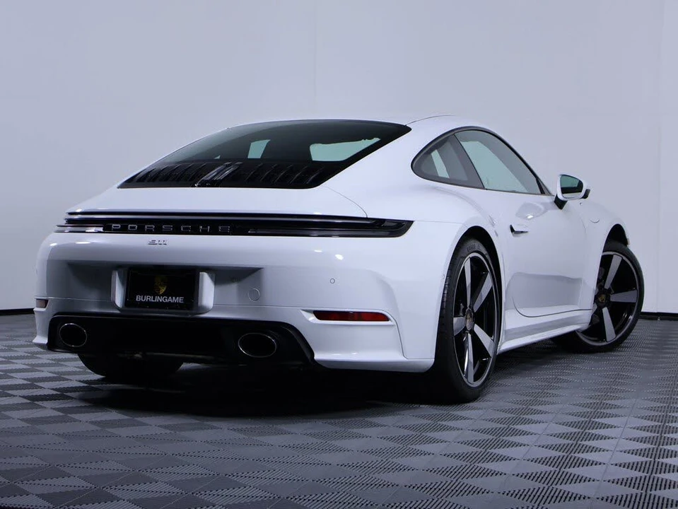 2026 Porsche 992 Carrera - Image 7 of 29