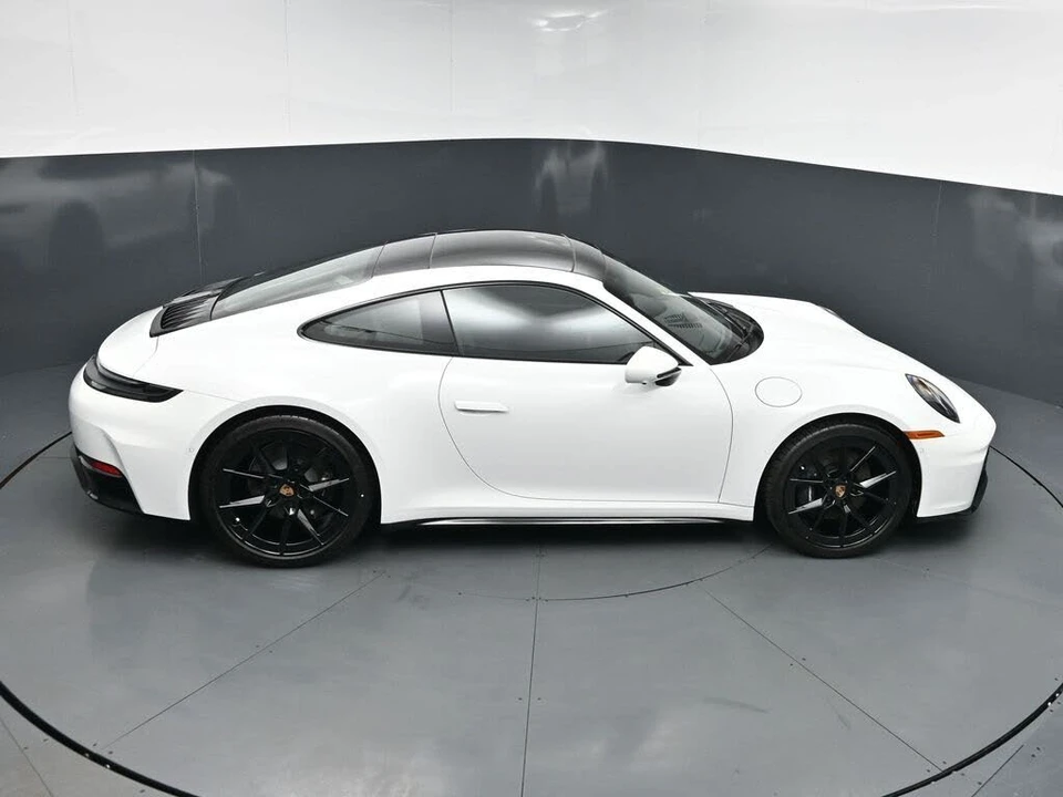2026 Porsche 992 Carrera - Image 21 of 31