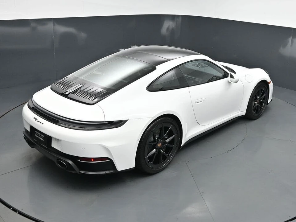 2026 Porsche 992 Carrera - Image 20 of 31