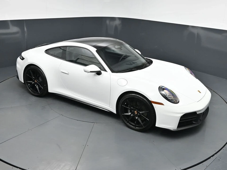 2026 Porsche 992 Carrera - Image 22 of 31