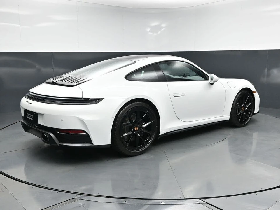 2026 Porsche 992 Carrera - Image 12 of 31