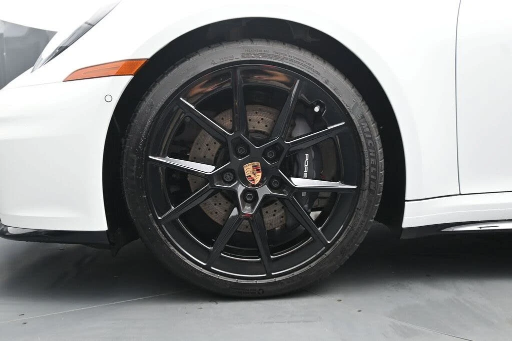 2026 Porsche 992 Carrera - Image 9 of 31