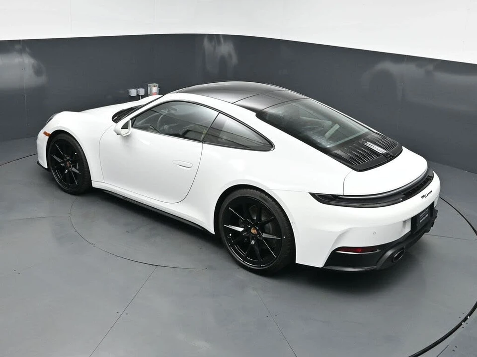 2026 Porsche 992 Carrera - Image 18 of 31