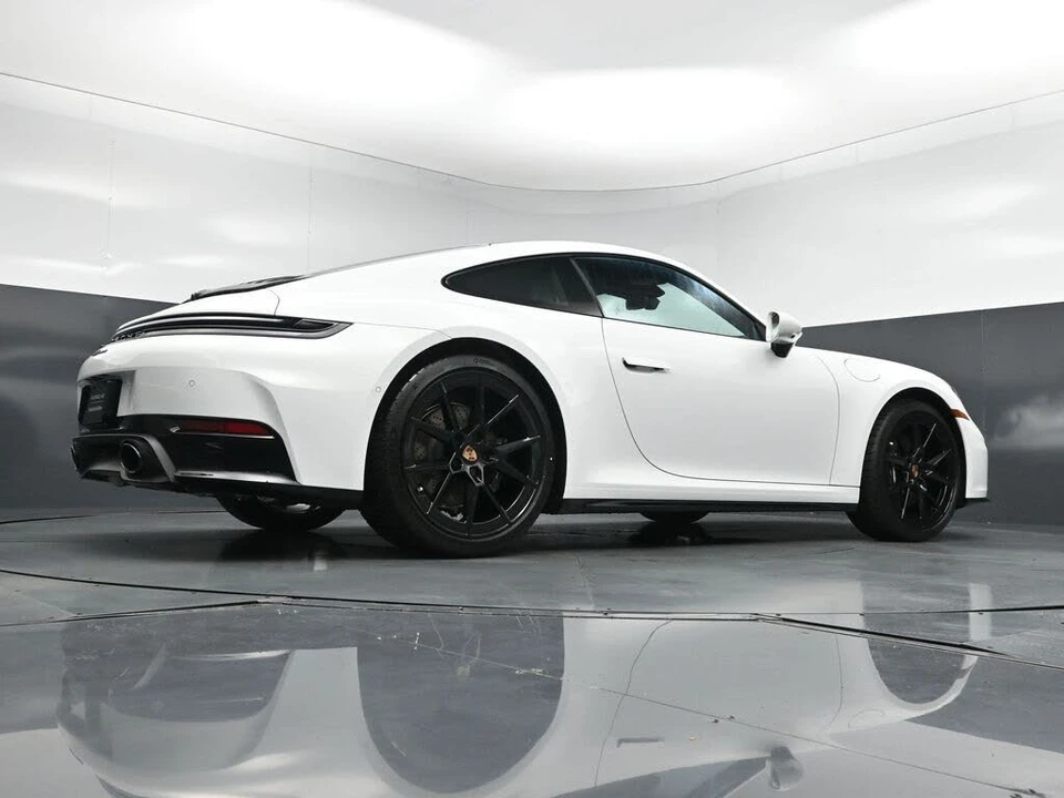 2026 Porsche 992 Carrera - Image 28 of 31