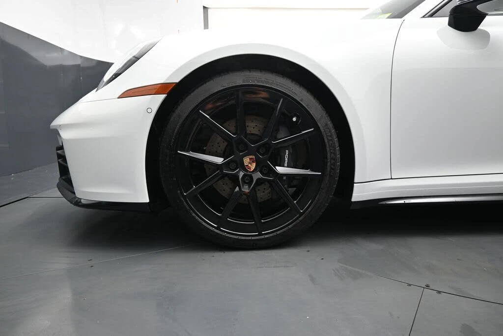 2026 Porsche 992 Carrera - Image 8 of 31