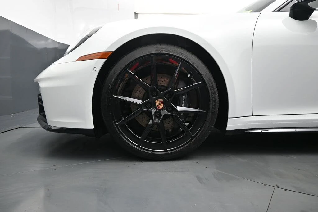 2026 Porsche 992 Carrera - Image 7 of 31