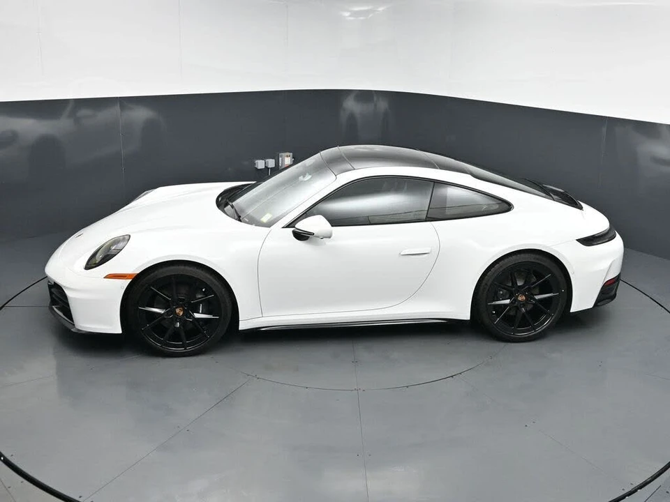 2026 Porsche 992 Carrera - Image 17 of 31