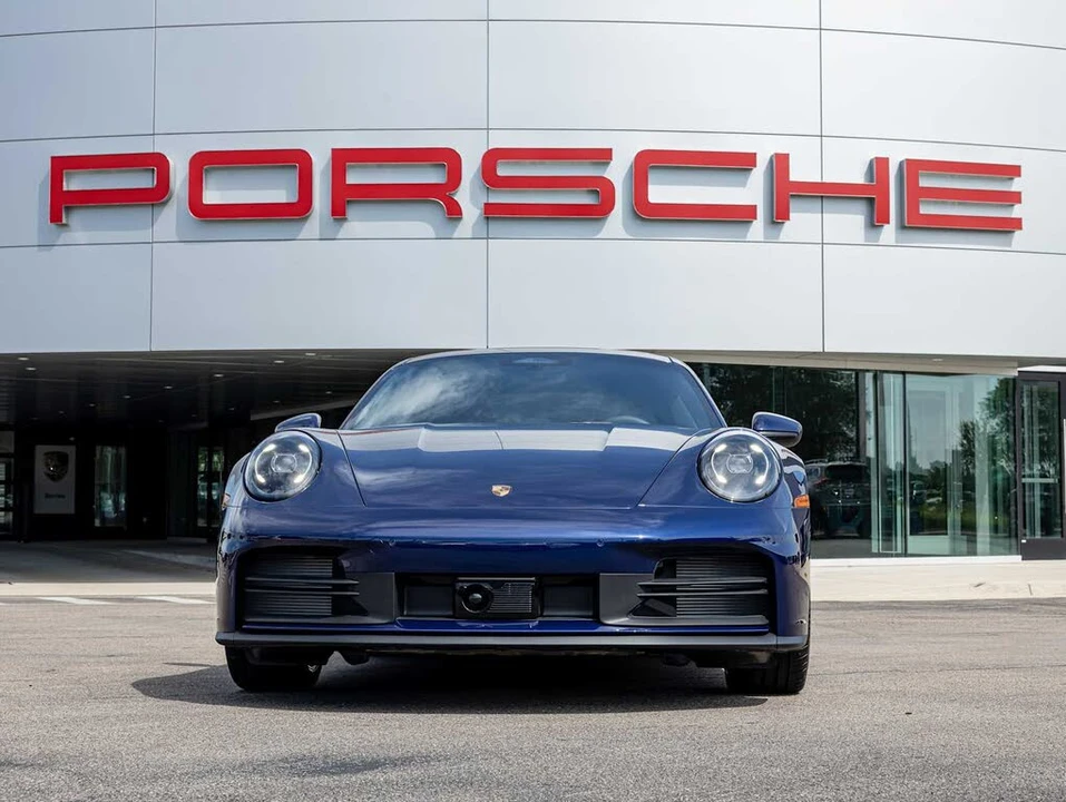 2026 Porsche 992 Carrera - Image 7 of 31