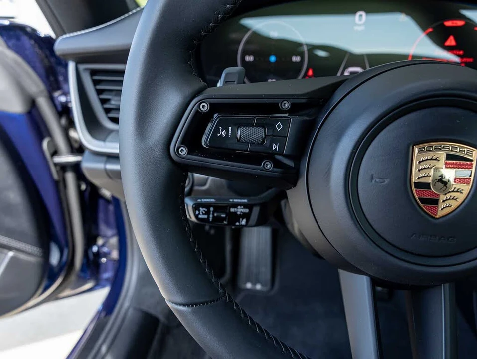 2026 Porsche 992 Carrera - Image 20 of 31
