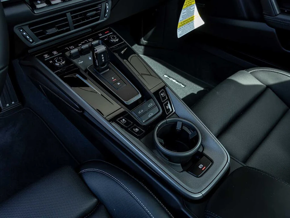 2026 Porsche 992 Carrera - Image 27 of 31