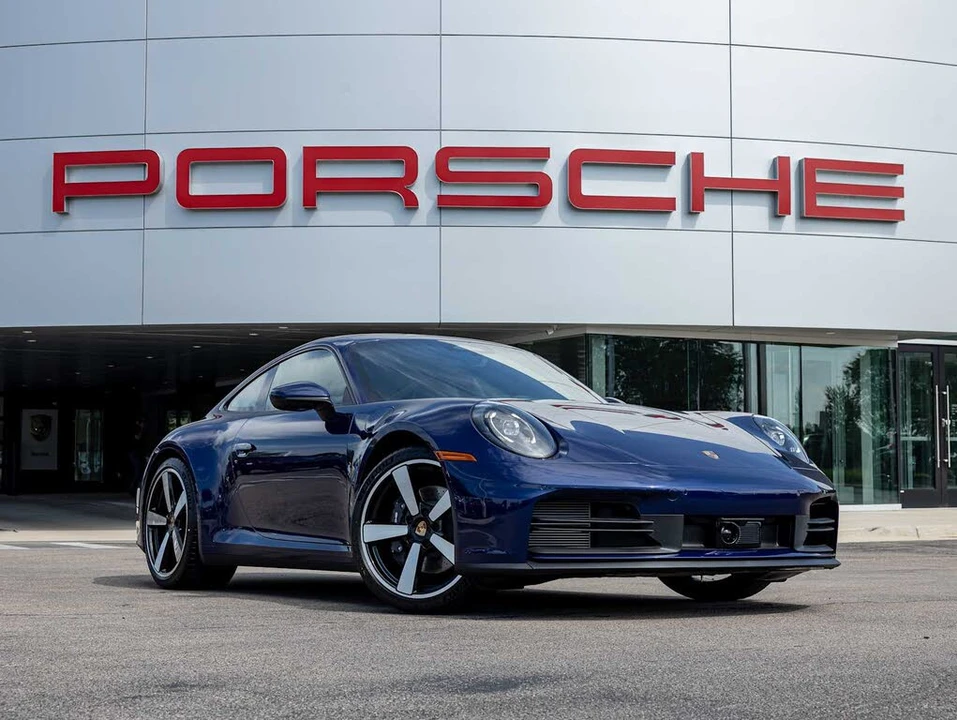 2026 Porsche 992 Carrera - Image 8 of 31