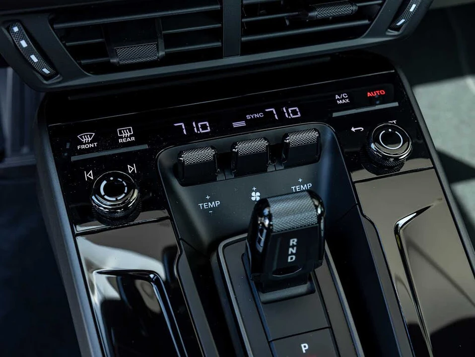 2026 Porsche 992 Carrera - Image 28 of 31